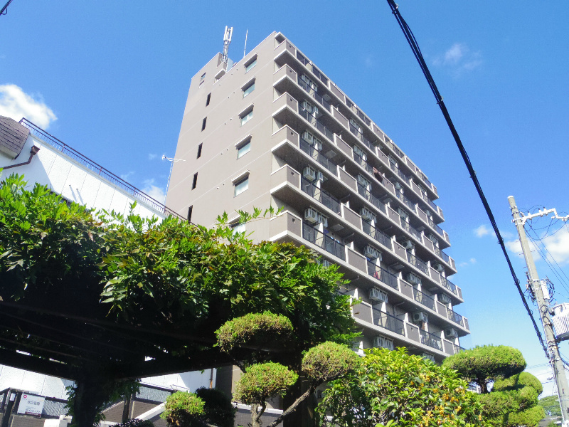 建物外観　緑が美しい外観