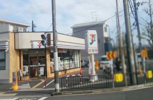 コンビニ　セブンイレブン 京都下津林水掛町店（コンビニ）まで358m