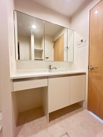 洗面設備　忙しい朝には欠かせない洗面所です