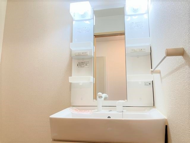 居室・リビング　明るくキレイなお部屋です