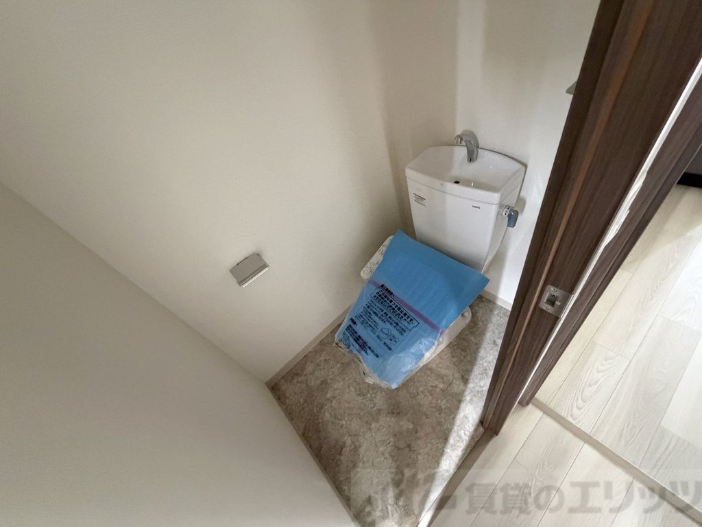 トイレ　下駄箱