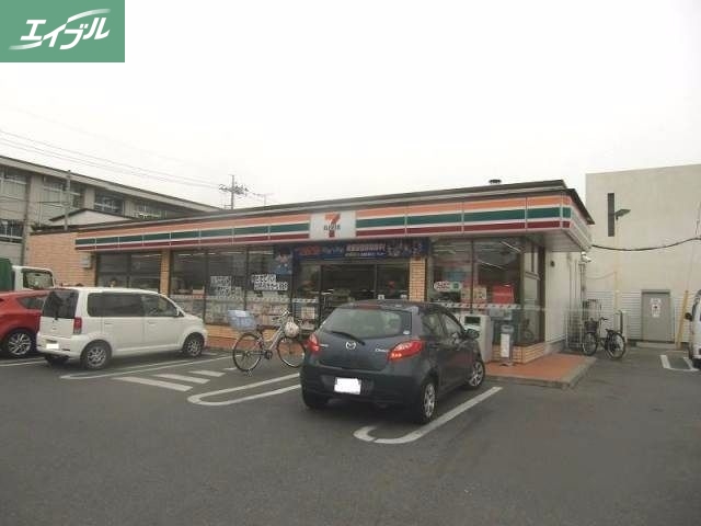 コンビニ　セブンイレブン岡山内山下1丁目店（コンビニ）まで130m