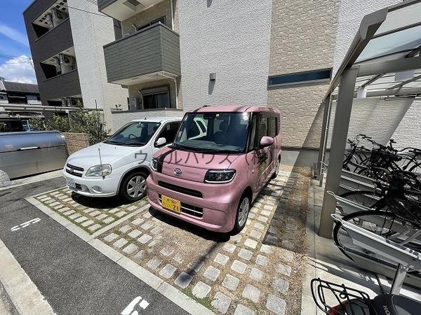 駐車場　敷地内駐車場！