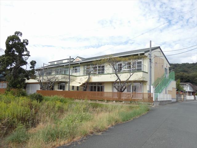 幼稚園・保育園　微笑保育園（幼稚園・保育園）まで422m