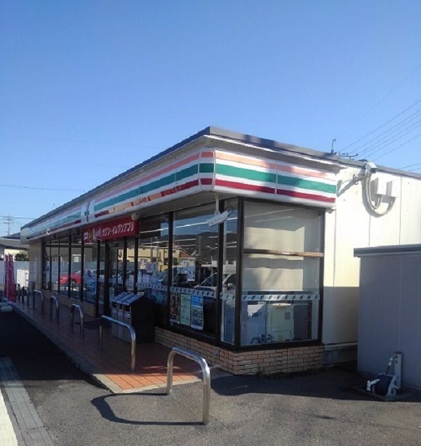 コンビニ　セブンイレブン（コンビニ）まで1500m