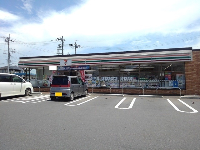 コンビニ　セブン－イレブン　筑西川島店（コンビニ）まで548m