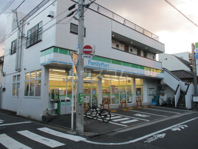 コンビニ　ファミリーマート　西荻女子大通り（コンビニ）まで637m