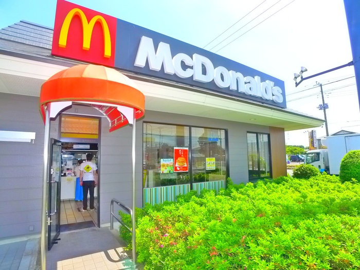 飲食店　マクドナルド（飲食店）まで570m