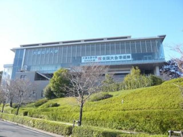 大学・短大　大妻女子大学（大学・短大）まで386m