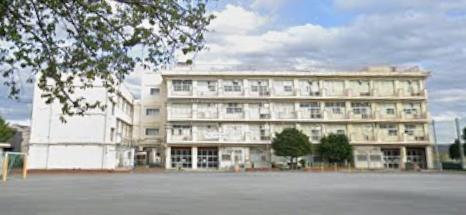 小学校　横浜市立篠原小学校（小学校）まで632m