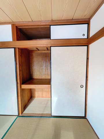 収納　※同建物ほかのお部屋の写真です。