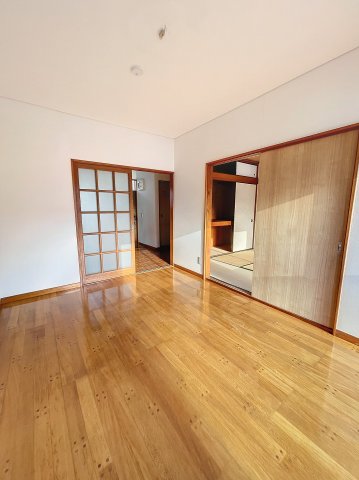 居室・リビング　※同建物ほかのお部屋の写真です。