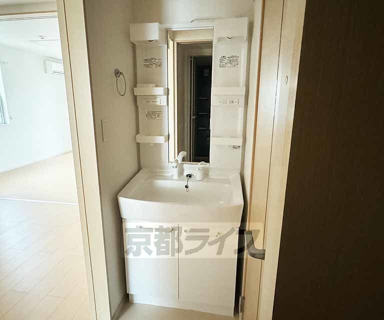 洗面設備　独立洗面台です！