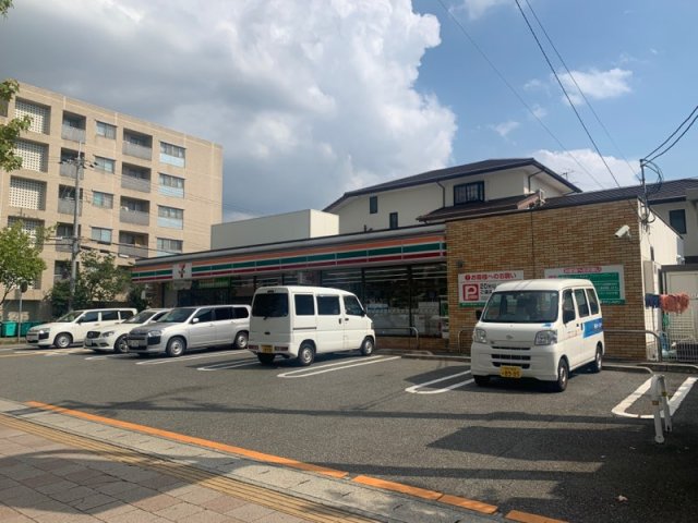 コンビニ　セブン－イレブン　西宮高木西町店（コンビニ）まで126m