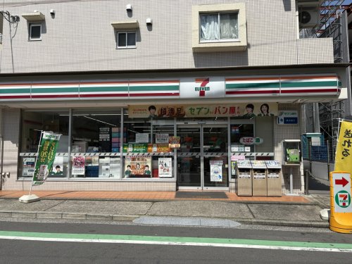 コンビニ　セブンイレブン 横浜六角橋店（コンビニ）まで196m