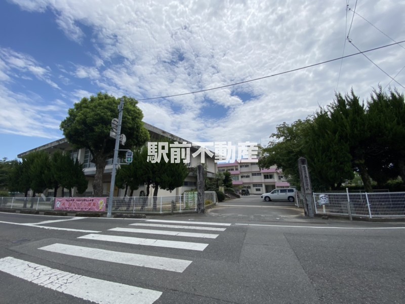 小学校　春日小学校（小学校）まで800m