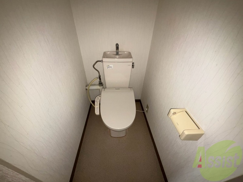 トイレ　こちらはトイレです。清潔感があり、安心して使用できます。