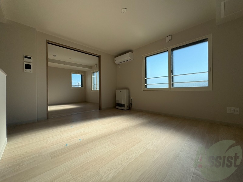 居室・リビング　広くてキレイなお部屋が広がっていて、充実した生活が送れそう。