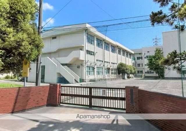 中学校　足立区立谷中中学校（中学校）まで297m
