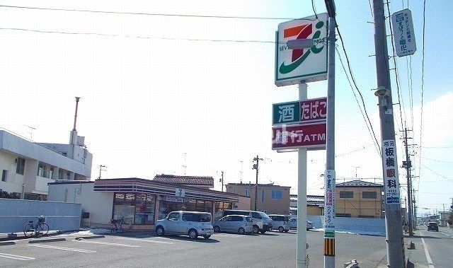 コンビニ　セブンイレブン 柴田槻木上町店（コンビニ）まで438m