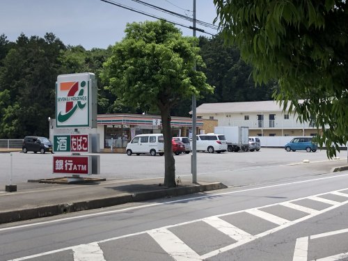 コンビニ　セブンイレブン 石岡運動公園前店（コンビニ）まで909m