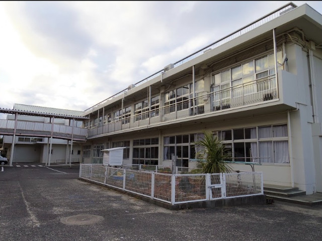 中学校　徳島市立城西中学校（中学校）まで1293m
