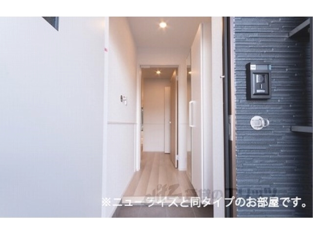ヒカルサ仰木の里2の玄関写真