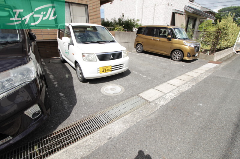 駐車場　駐車場