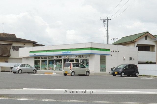 コンビニ　ファミリーマート（コンビニ）まで991m