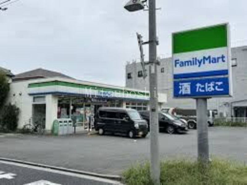 コンビニ　ファミリーマート杉並宮前二丁目店（コンビニ）まで382m