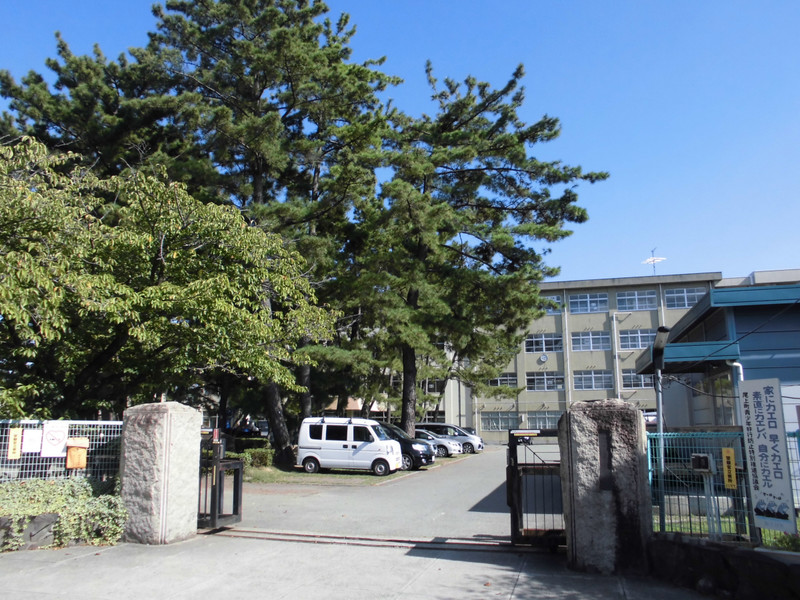 小学校　浜の宮小学校（小学校）まで687m