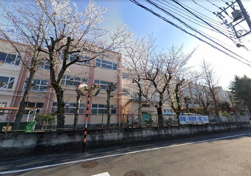 小学校　足立区立渕江第一小学校（小学校）まで600m