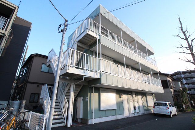 建物外観　現在修繕中です。