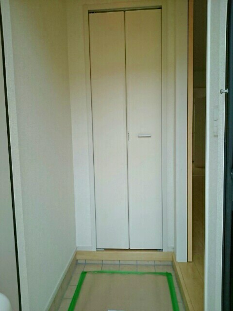 玄関　シューズボックスのある玄関です