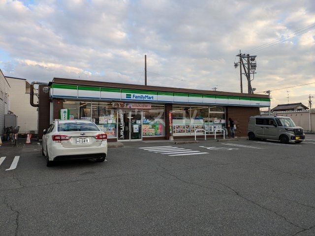 コンビニ　ファミリーマート　江南高屋店（コンビニ）まで1875m