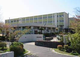中学校　神戸市立東落合中学校（中学校）まで639m