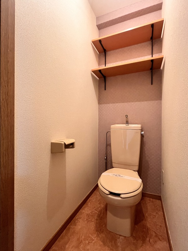 トイレ　落ち着いた色調のトイレです♪