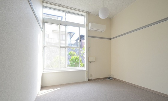 居室・リビング　※別号室の写真です