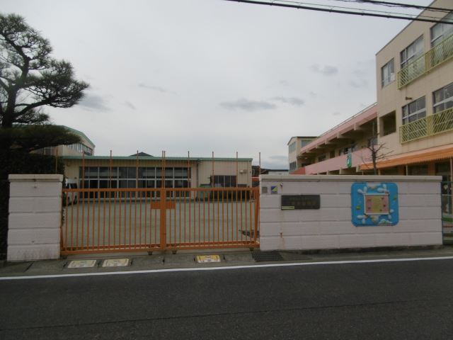 幼稚園・保育園　二本木幼稚園（幼稚園・保育園）まで680m