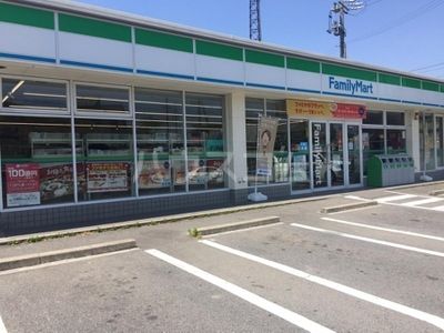 コンビニ　ファミリーマート 四日市川島町店（コンビニ）まで1545m