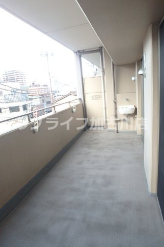 バルコニー　写真は203