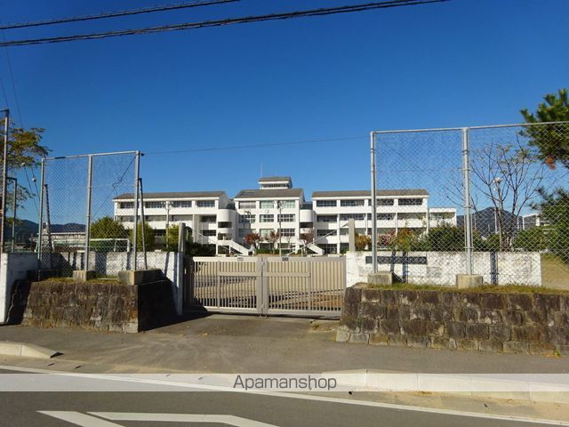 小学校　藍住西小学校（小学校）まで783m