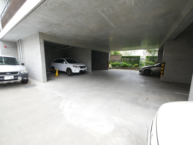 駐車場　★敷地内に駐車場がございます★