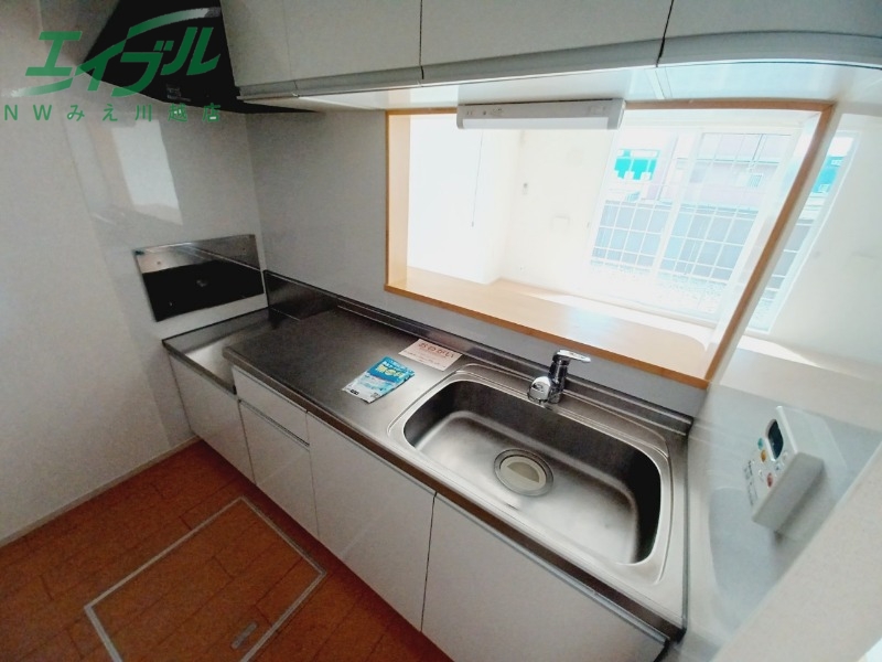 キッチン　反転タイプ参考写真