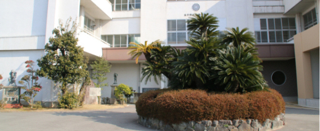 小学校　石海小学校（小学校）まで707m
