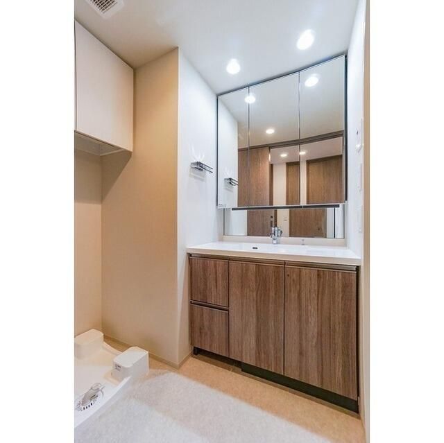 洗面設備　※別部屋の参考写真です。