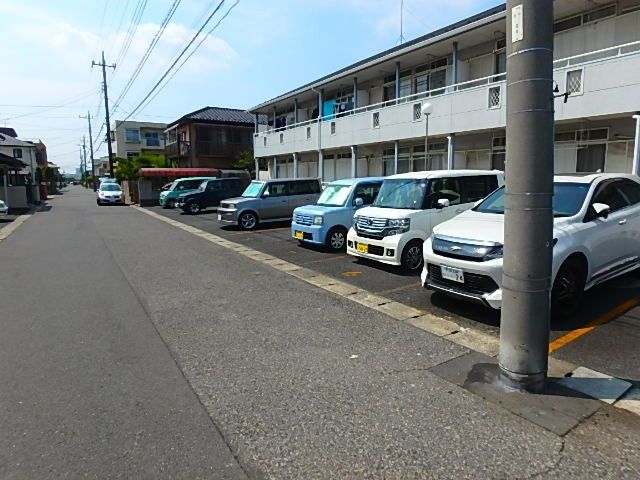 駐車場　敷地内駐車場
