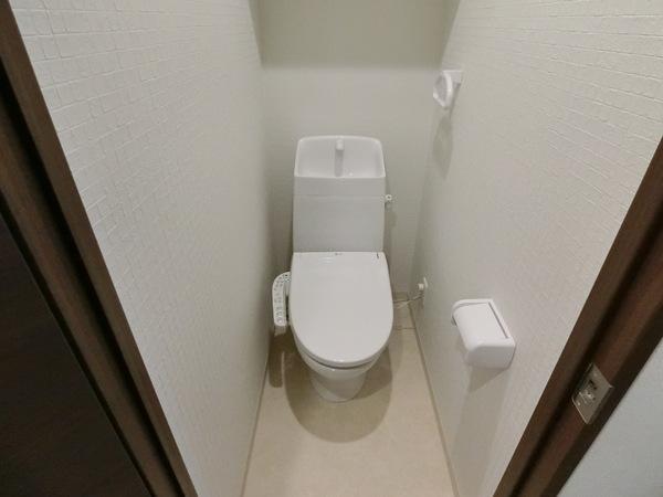 近鉄南大阪線 河内松原駅 徒歩5分 8階建 築4年のトイレ写真