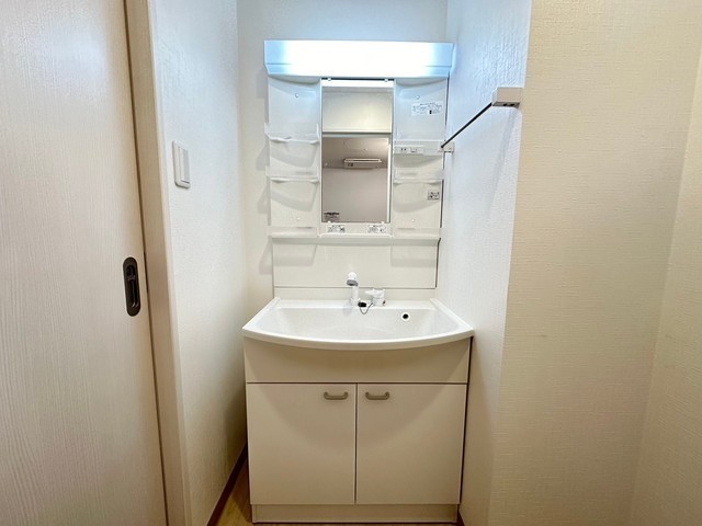 洗面設備　※他号室の写真です。