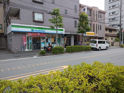 コンビニ　ファミリーマート丸子通り店（コンビニ）まで102m
